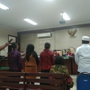 Transaksi Penyerahan Uang Tutup Kasus Jasmas di Jalan Raya Kapasan